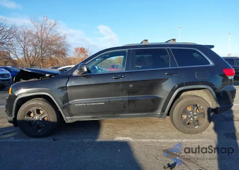 2015 Jeep Grand Cherokee Laredo z USA, uszkodzony, nr VIN 1C4RJFAG8FC790769